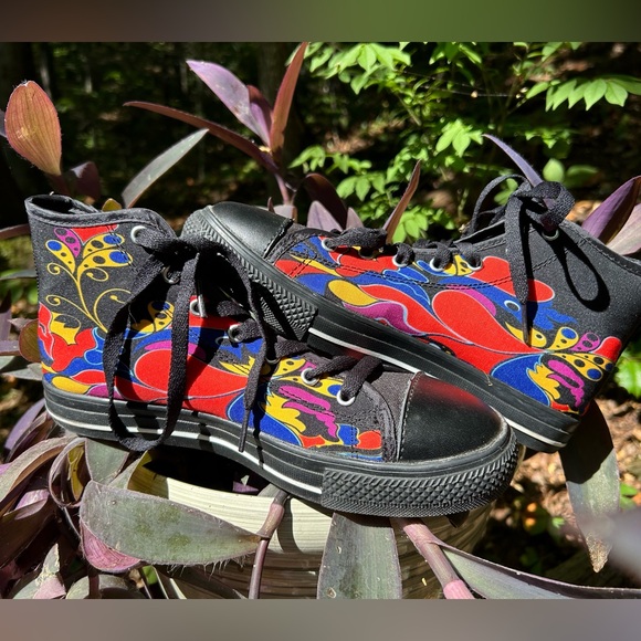 Eclectic Converse-style lace up sneakers - Picture 6 of 8